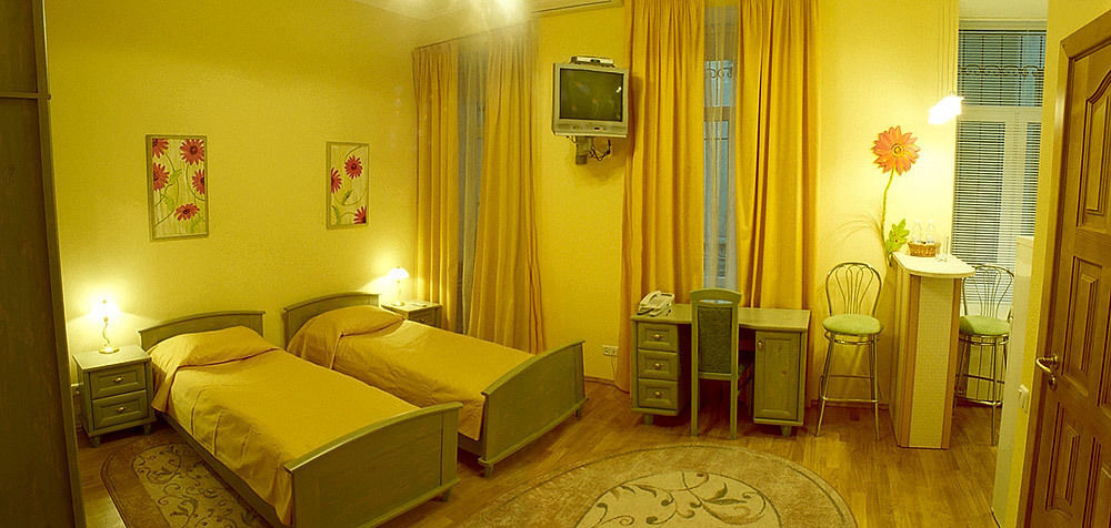Sunflower B&B Kyiv Exterior photo