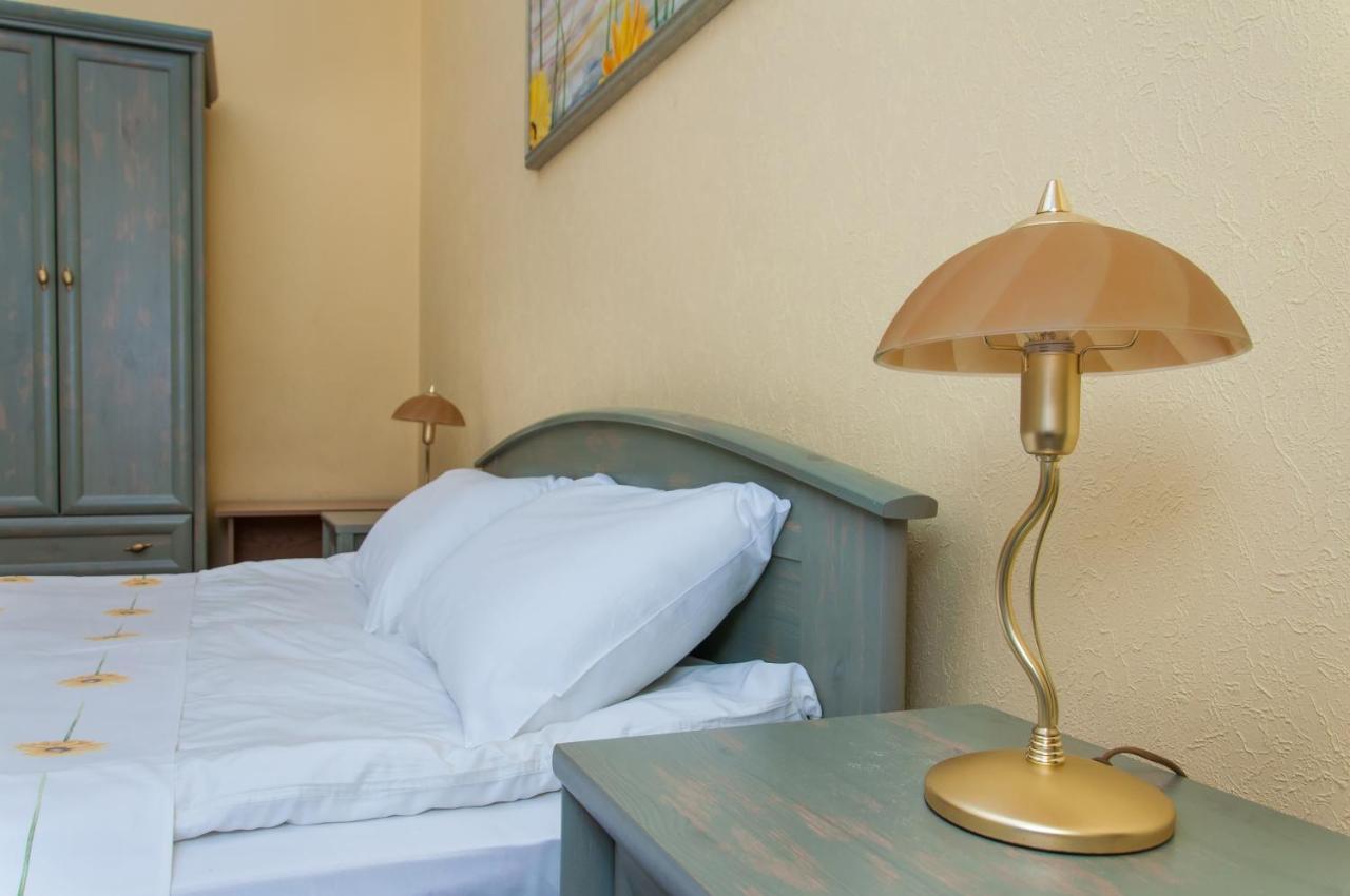 Sunflower B&B Kyiv Exterior photo